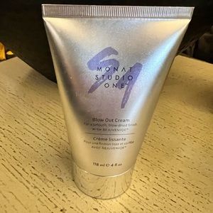 Monat blowout cream